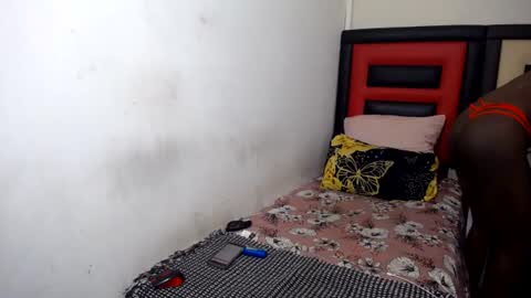 lsnnickykhanyile online show from June 14, 1:13 pm