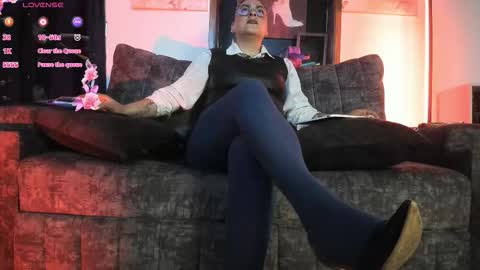 luanadabbraccio_ online show from March 24, 2:23 pm