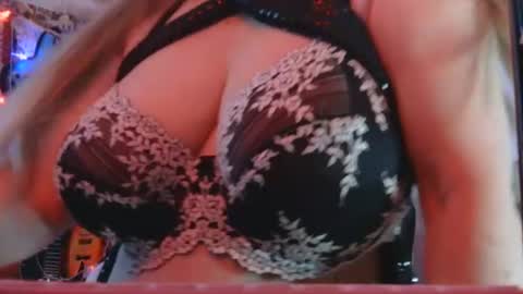 luanna837 online show from June 14, 2:24 am