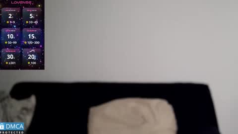 luara_ online show from February 24, 2:09 pm