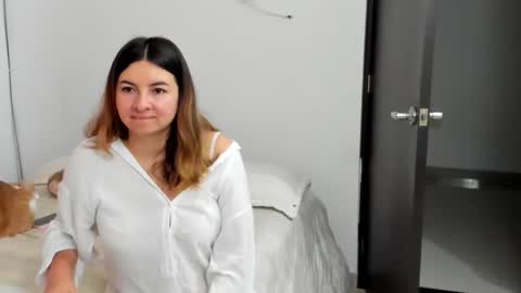 luara__01__lecat_1 online show from February 20, 9:22 am