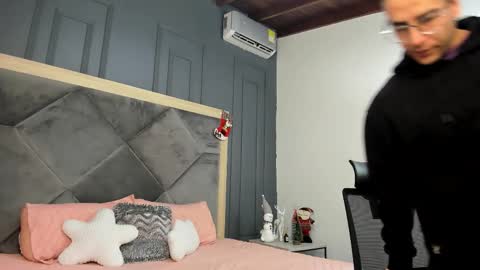 luca_morettii online show from December 2, 12:14 pm