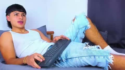 Snapshot of lucadior chatting on February 19, 4:33 pm Luca Dior online show from February 19, 4:33 pm
