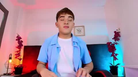 Lucas lovee online show from April 11, 1:26 pm