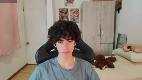 lucas_xo online show from April 3, 3:02 am