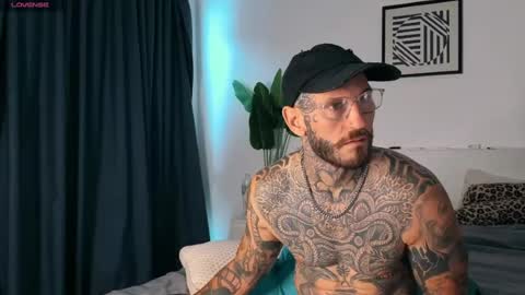 lucasexclusive online show from August 2, 6:15 am