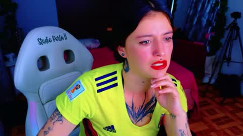 lucia_evans21 online show from June 27, 8:48 pm