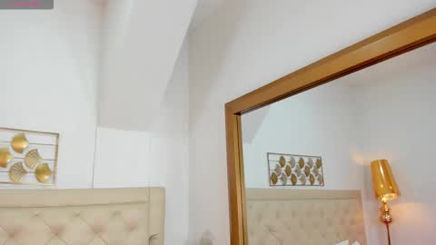 Snapshot of lucia_lorenz chatting on October 21, 11:37 am lucia_lorenz online show from October 21, 11:37 am