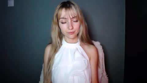 Lucy online show from December 22, 8:04 pm