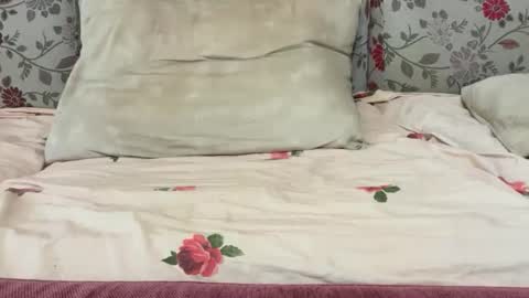 Mysterious Girl online show from November 19, 9:08 am