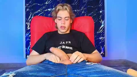 luciangrey_ online show from December 16, 4:08 am