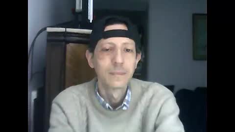 Snapshot of lucianoaxel chatting on October 6, 2:18 am Luciano online show from October 6, 2:18 am