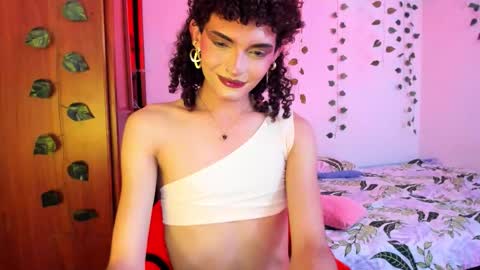 Snapshot of lucianromeo17 chatting on September 17, 4:27 am Lucy or Lucian 3 Come to my social Links3   online show from September 17, 4:27 am
