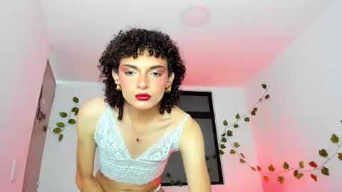 Snapshot of lucianromeo17 chatting on February 23, 4:39 am Lucy or Lucian 3 Come to my social Links3   online show from February 23, 4:39 am