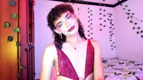 Snapshot of lucianromeo17 chatting on October 6, 8:04 pm Lucy or Lucian 3 Come to my social Links3   online show from October 6, 8:04 pm