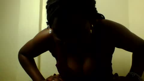luciaresa online show from June 21, 4:08 am