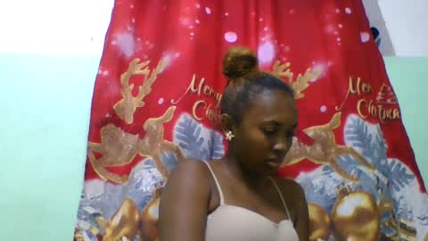 lucie196645 online show from June 13, 6:35 am