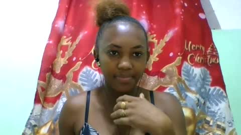 lucie196645 online show from June 12, 5:39 am