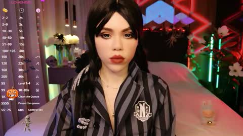 MimiFors online show from October 31, 3:45 pm