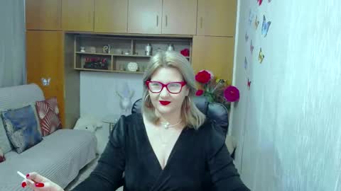 Lucille Fenly online show from October 20, 9:20 pm