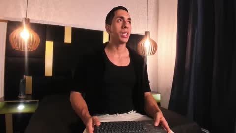 Lucio online show from April 21, 12:01 pm