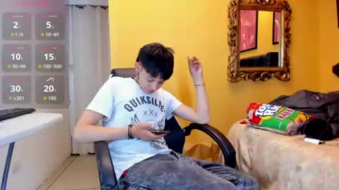 luckk_ online show from June 11, 5:49 am