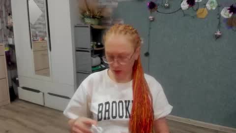 lucky_licky20 online show from December 20, 3:13 am