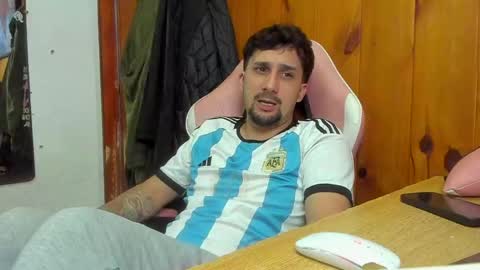 Luca  Lucky    online show from April 7, 10:23 pm