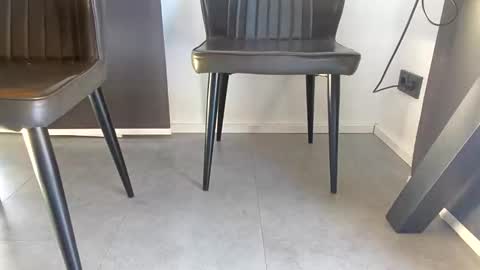 newcomer online show from January 7, 12:10 pm