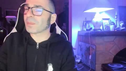 Snapshot of luckydrakex chatting on March 1, 2:04 am Lucky online show from March 1, 2:04 am