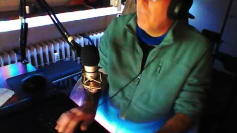        call me  Stefan online show from November 15, 6:31 pm