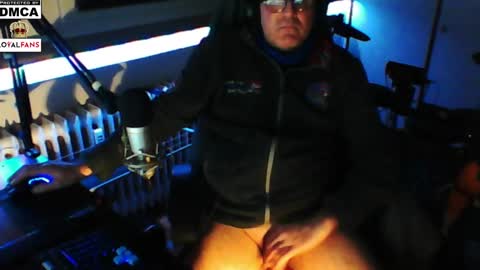        call me  Stefan online show from February 8, 11:24 pm