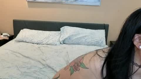luckylee1992 online show from June 21, 4:30 am