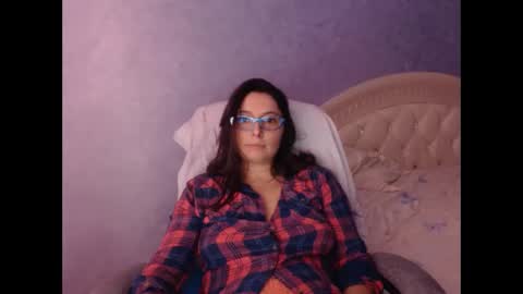 luckylinda23 online show from November 21, 7:34 pm