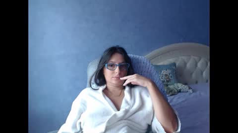 luckylinda23 online show from September 12, 8:38 am