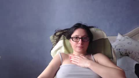 luckylinda23 online show from June 13, 12:37 pm