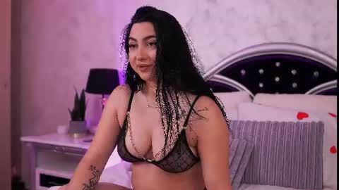 Mia online show from July 14, 5:29 pm