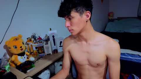 Lu Independent Model online show from November 13, 3:31 am