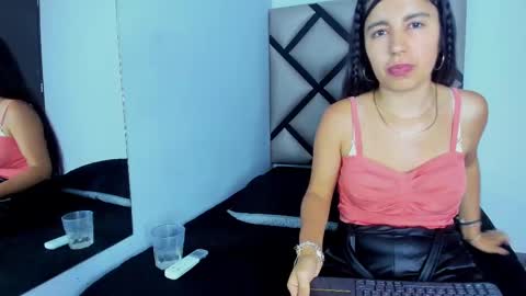 Snapshot of lucy__23 chatting on September 10, 4:57 am online show from September 10, 4:57 am