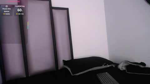 Snapshot of lucy__23 chatting on October 2, 5:39 am online show from October 2, 5:39 am