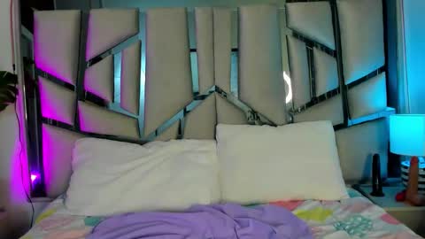 lucy_davies_ online show from March 2, 1:10 am