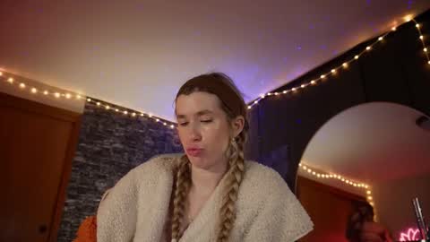 Lucy. online show from November 1, 1:50 am