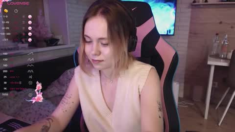 Lucy online show from December 21, 9:21 pm