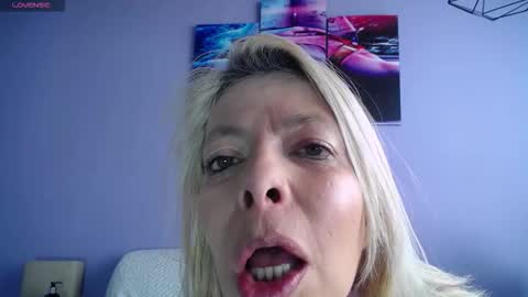  SleepyAbuela online show from March 25, 1:29 pm