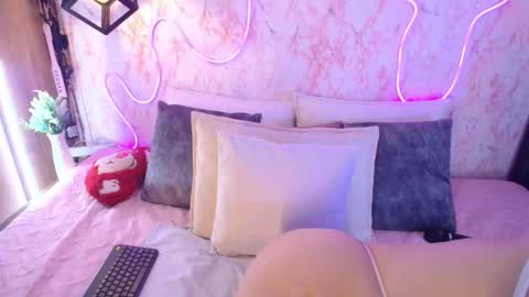 Lucyana Silva online show from October 14, 3:04 pm