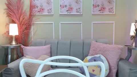 Snapshot of lucymilky chatting on September 28, 12:47 pm Lucy online show from September 28, 12:47 pm