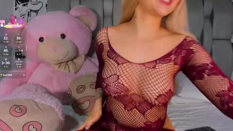Snapshot of lucyrosse_ chatting on October 10, 11:16 am Lucy online show from October 10, 11:16 am