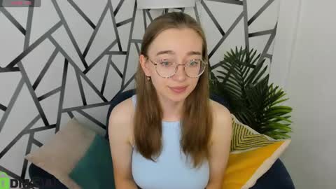 Lucy online show from June 17, 1:10 am