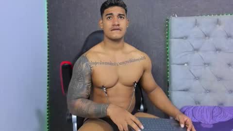 Luigi Independent model online show from November 2, 7:25 pm