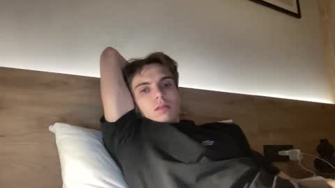 Luis online show from November 15, 8:54 pm